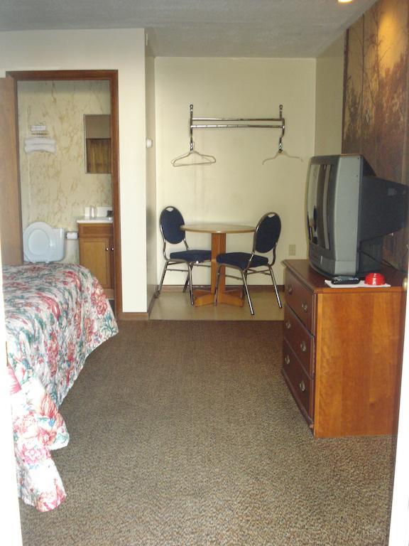 Cedar Grove Motel แอลทูนา ภายนอก รูปภาพ