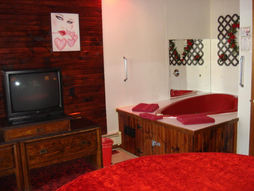 Cedar Grove Motel แอลทูนา ภายนอก รูปภาพ