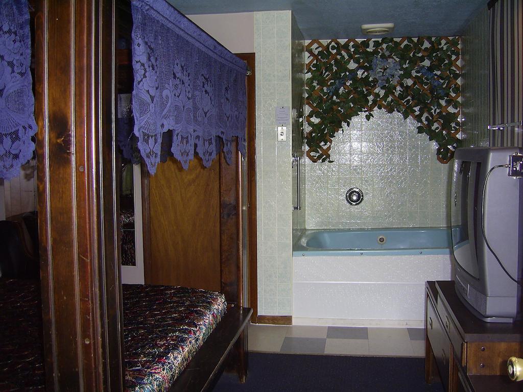 Cedar Grove Motel แอลทูนา ภายนอก รูปภาพ